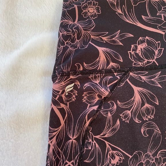 Fabletics Leggings with Flowers - Picture 2 of 3